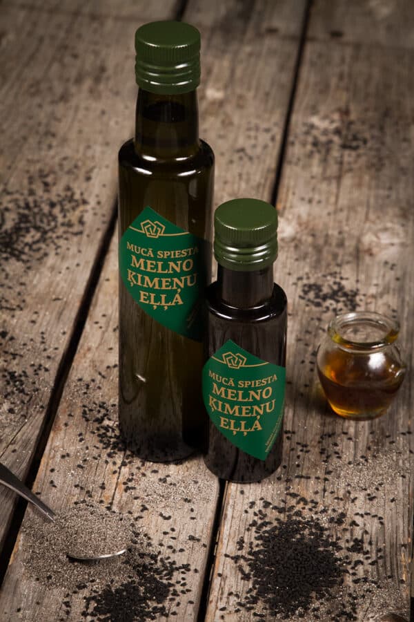 Mucā spiesta Melno ķimeņu eļļa 100ml