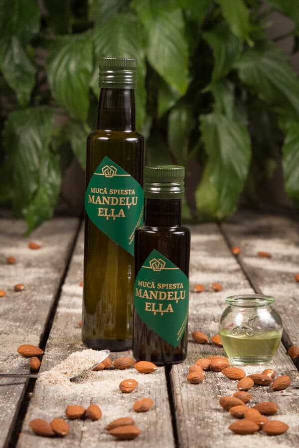 Mucā spiesta Mandeļu eļļa 100ml